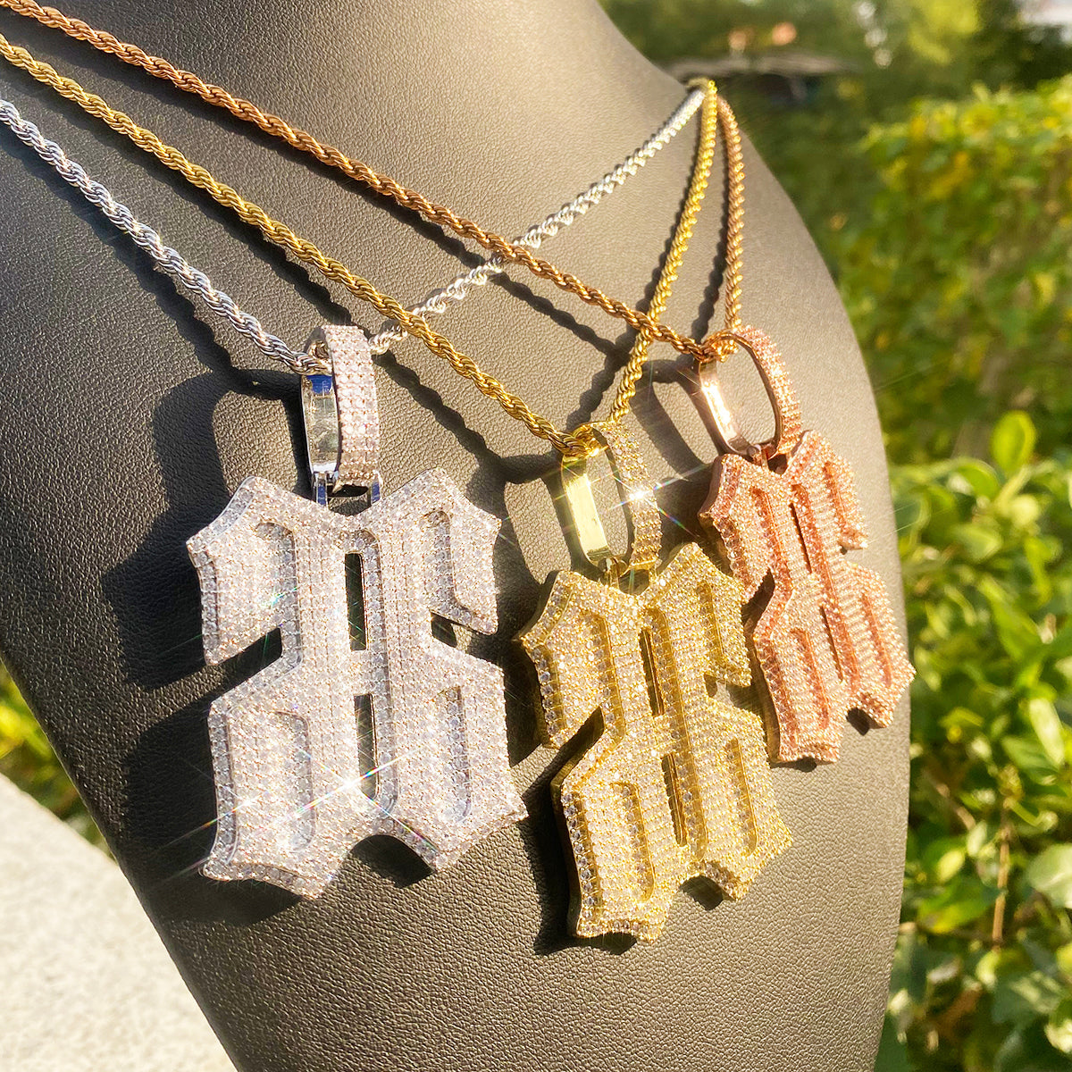 Colgante 66 - Oro 18k