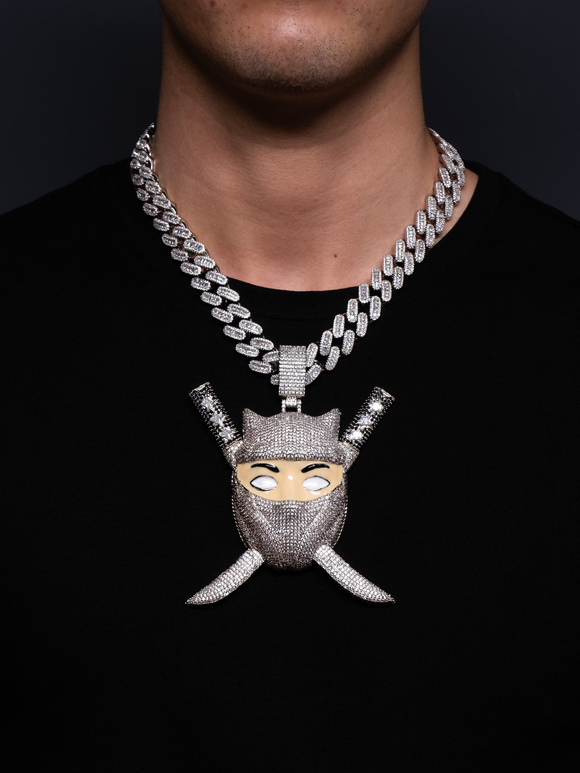 Colgante NINJA Iced Out Premium 24K
