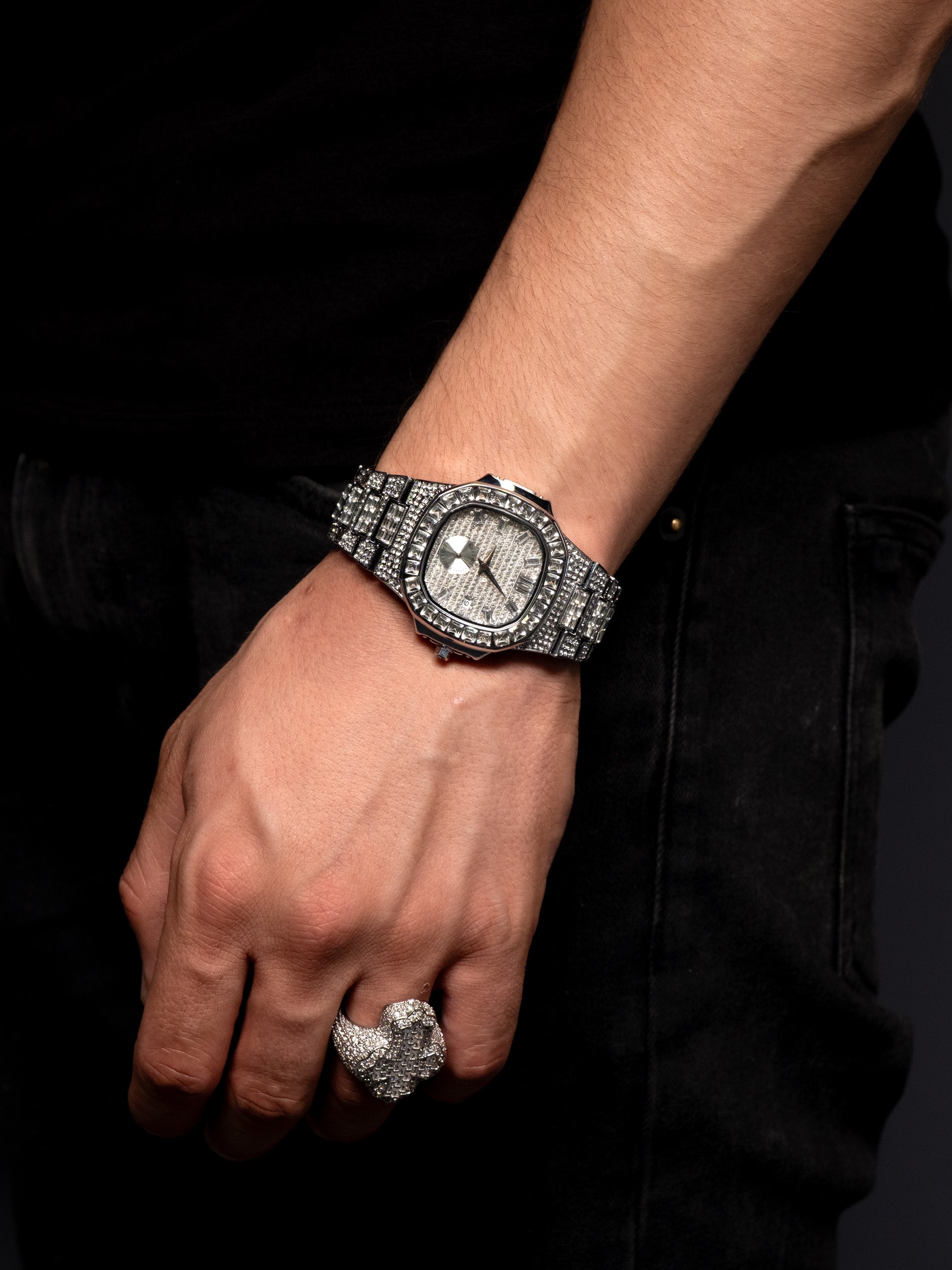 Reloj "AP" Iced Out - Oro Blanco