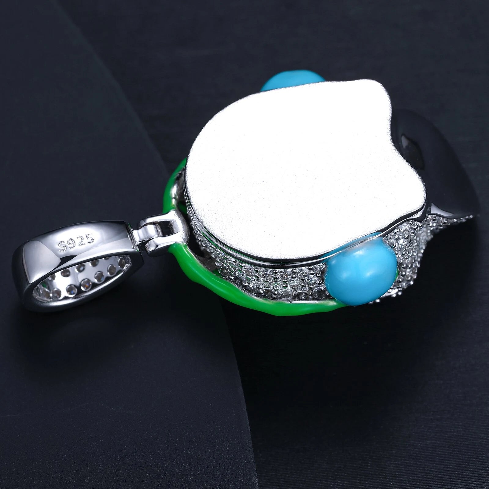 Calavera con auriculares de Plata 925 con Moisantita VVS brillante en la oscuridad