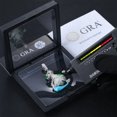 Running Money de Plata 925 con Moisantita VVS brillante en la oscuridad