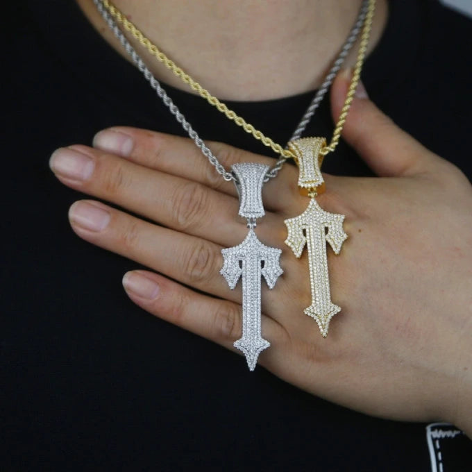 Cadena TRAPSTAR en diamantes conocida por el rapero Central Cee. Colgante de trapstar en oro y diamantes.