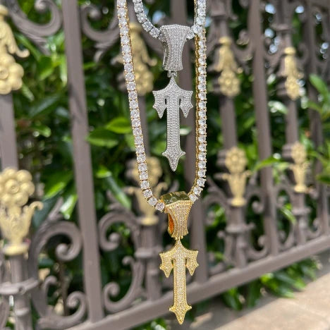 Cadena TRAPSTAR en diamantes conocida por el rapero Central Cee. Colgante de trapstar en oro y diamantes.