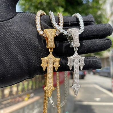 Cadena TRAPSTAR en diamantes conocida por el rapero Central Cee. Colgante de trapstar en oro y diamantes.