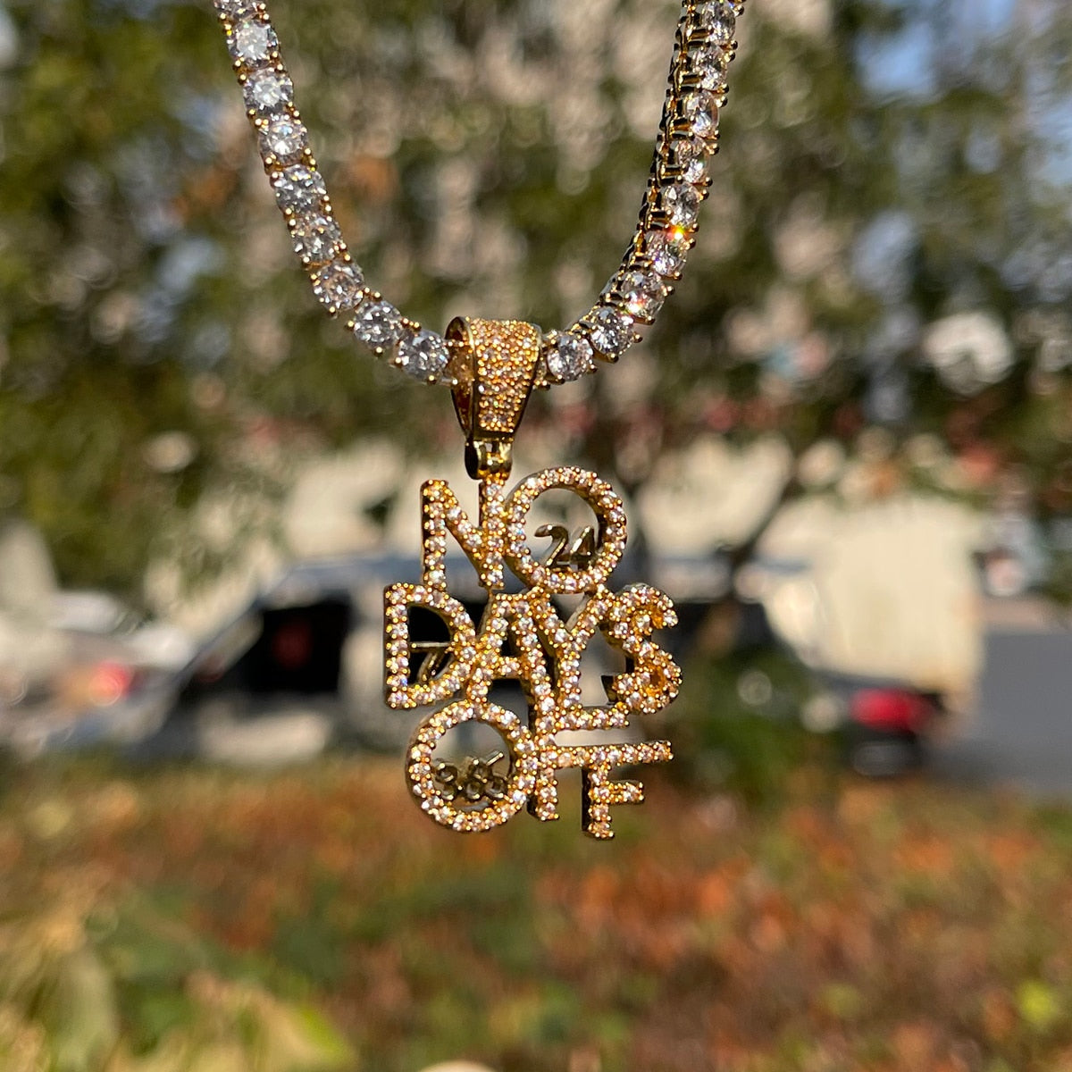 Pendant No Days Off 18K Iced Out