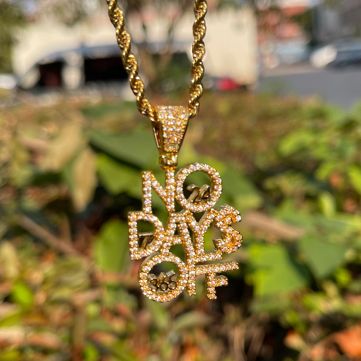 Pendant No Days Off 18K Iced Out