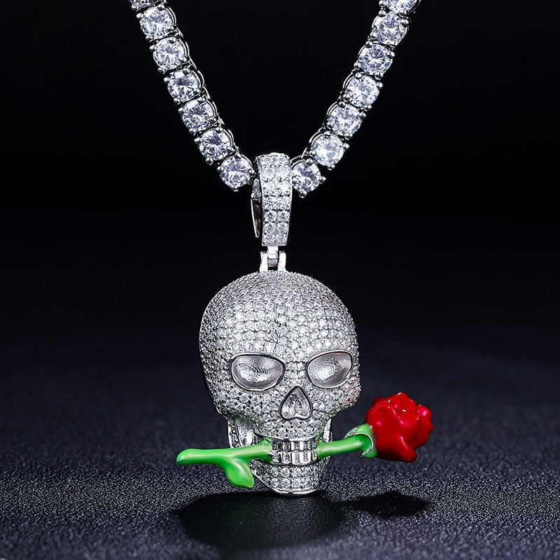 Skull with Rose in 925 Silver with VVS Moisantite glowing in the dark