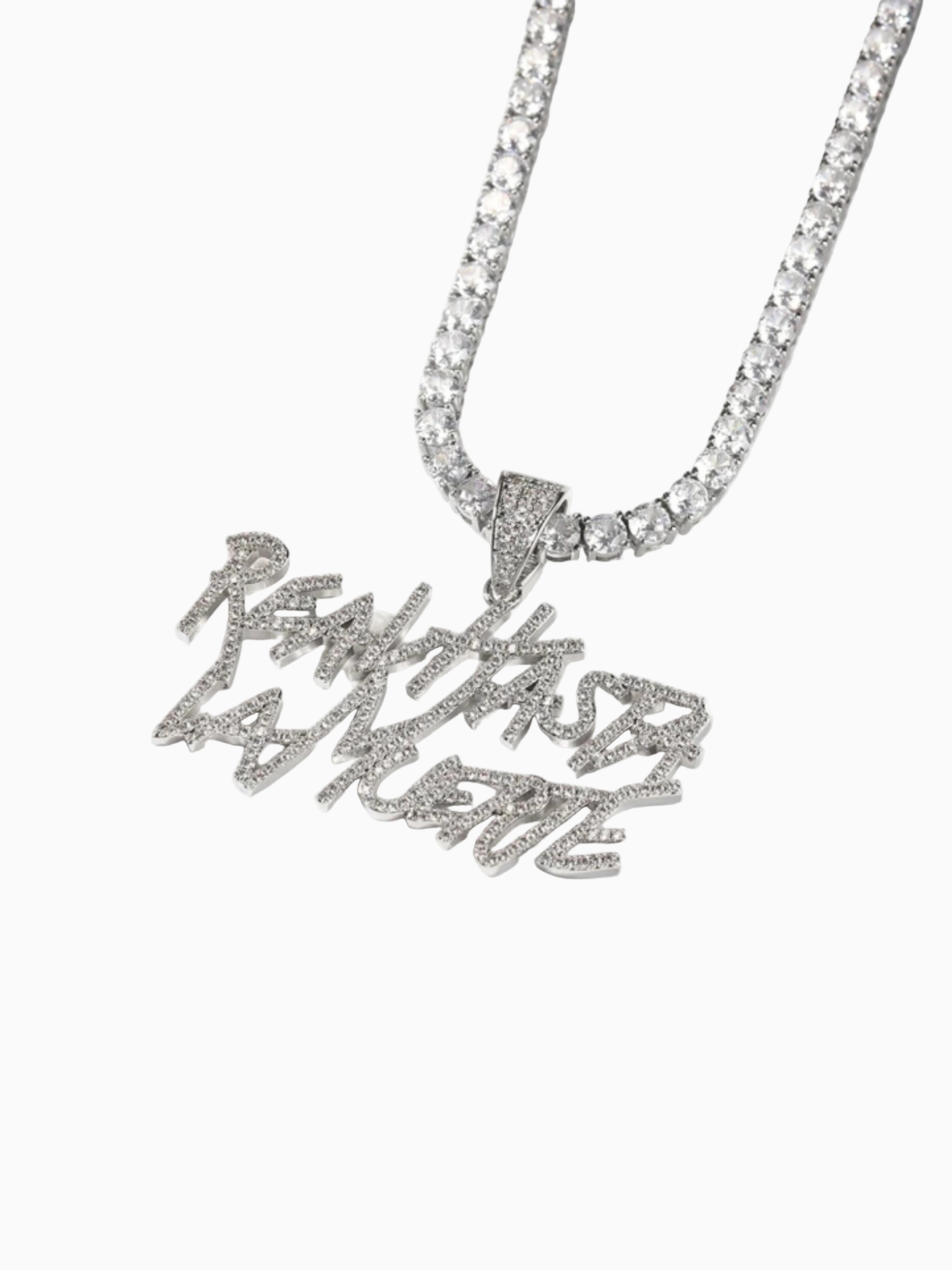 Cadena Real Hasta la Muerte de Anuel con colgante incluído para hombre o mujer bañado en oro repleto de diamantes.