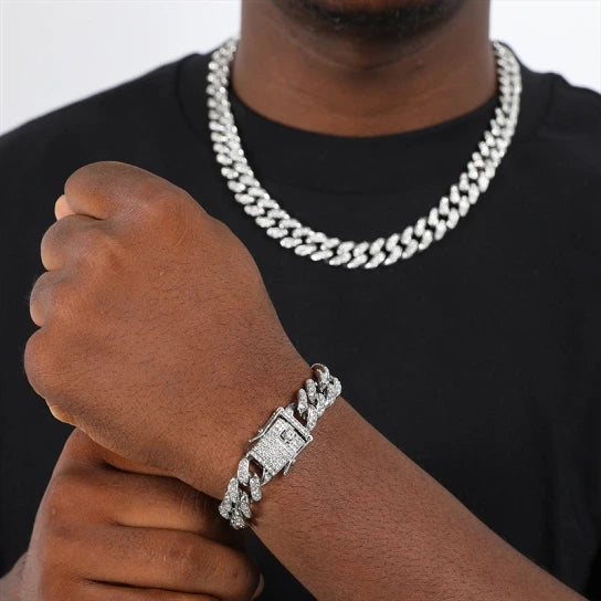 Conjunto de cadena y pulsera cubanas diamantadas para hmbre y mujer a precio accesible.