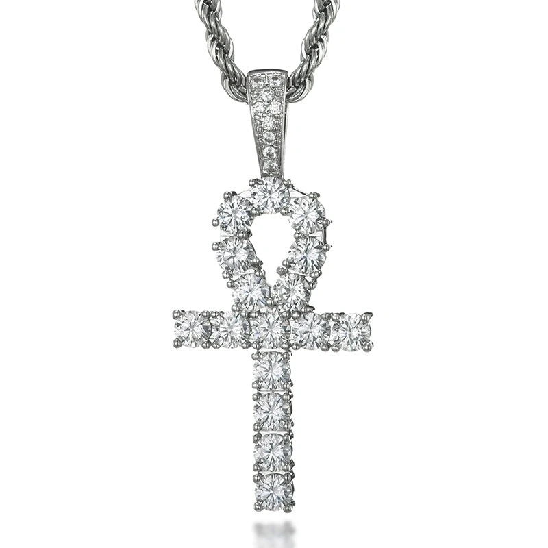 Colgante de cruz ankh de diamantes.