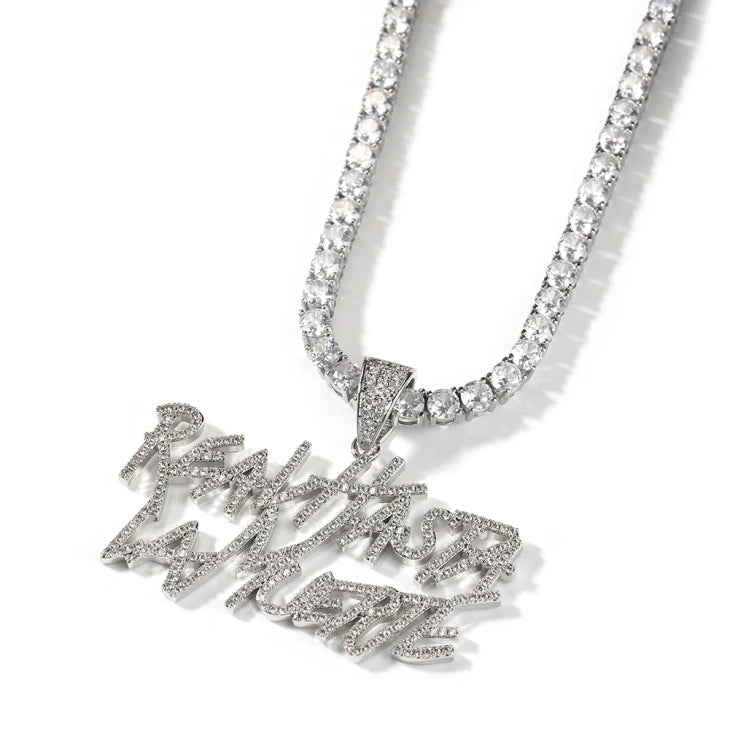 Cadena Real Hasta la Muerte de Anuel con colgante incluído para hombre o mujer bañado en oro repleto de diamantes.